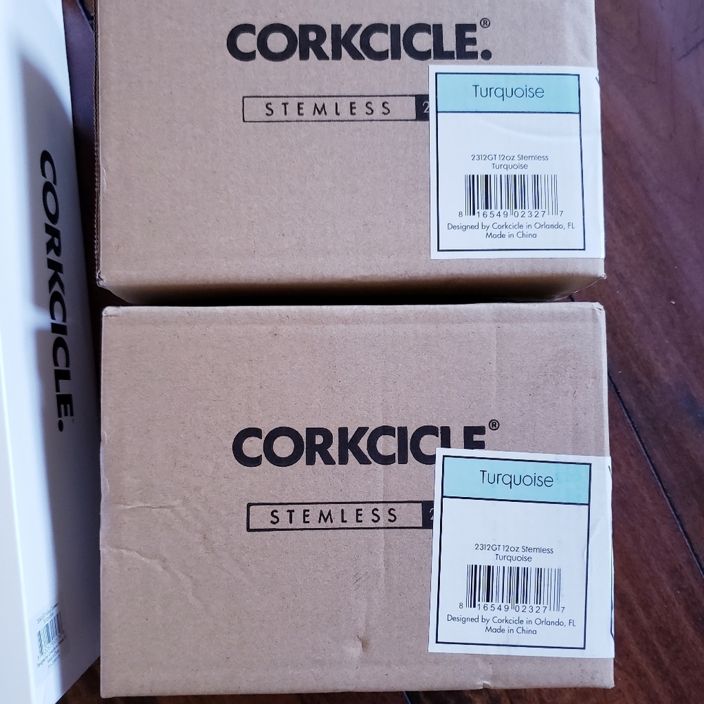 Uline Branded - Corkcicle 60 oz Canteen w/ 4 Stemless Wine Glass Set - Turquoise - Picture 11 of 12